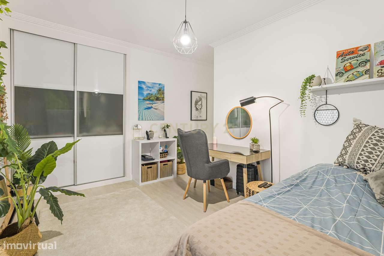 Qualidade de Vida e Bom Gosto nos Jardins de Santiago - 4 Quartos e 3-15