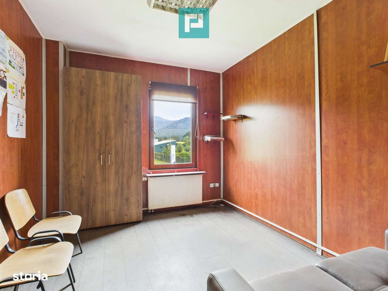 Hală industrială cu pod rulant și parcare betonată - Imagine principală: 4/12