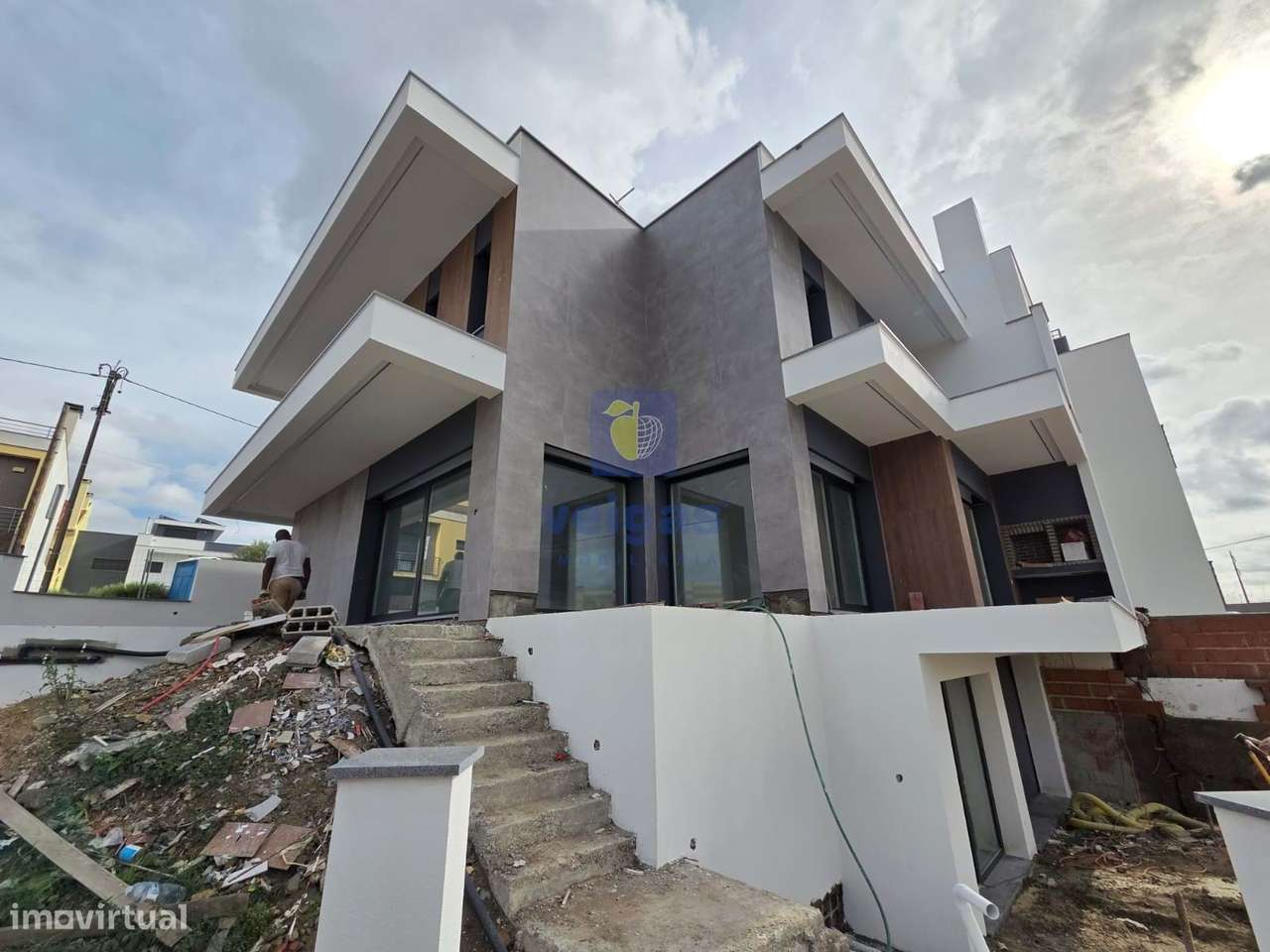 Moradia T4 C/ Piscina -  Bairro Primavera-8