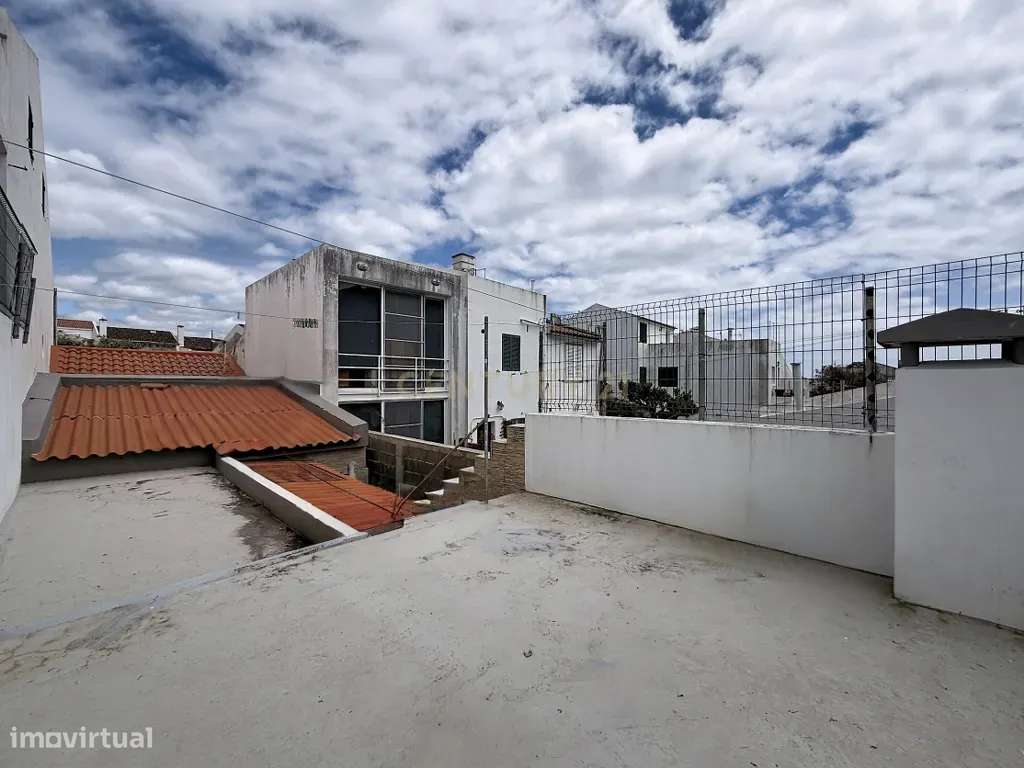 Moradia Geminada T2 no Centro de Ponta Delgada-18
