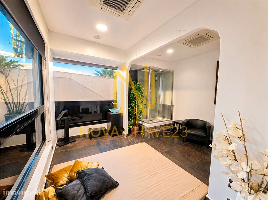 Oportunidade Única na Parede - Loja convertida em Habitação - Ap. T2-12