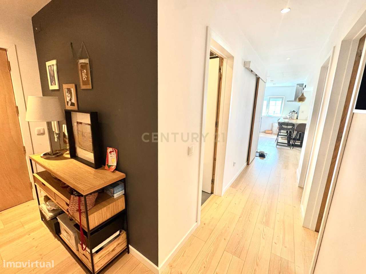 Apartamento T2 Totalmente Renovado em Massamá-17