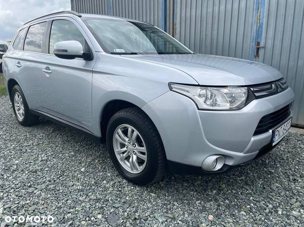 Mitsubishi Outlander - 1