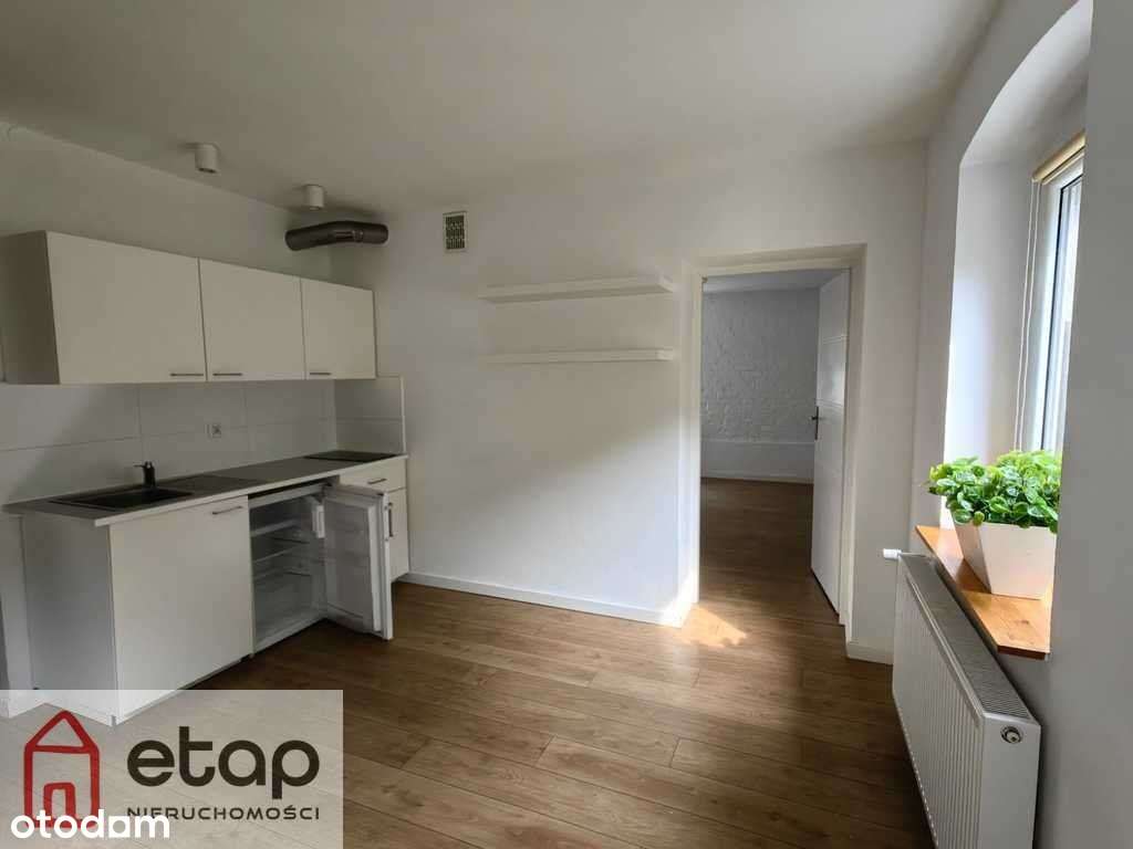 Lokal na sprzedaż w przyziemiu kamienicy-4