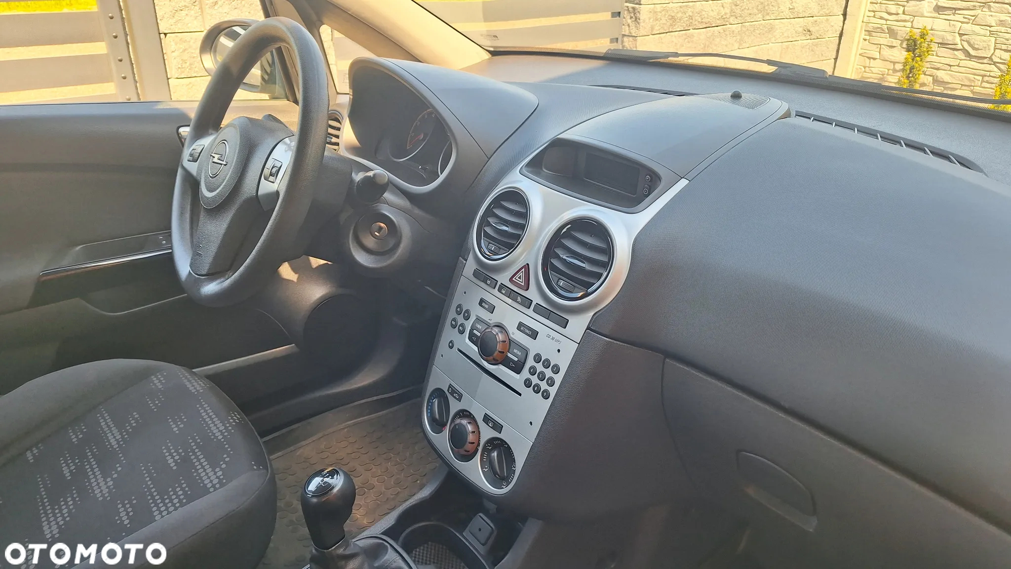 Opel Corsa 1.2 16V Edition / Active - 5