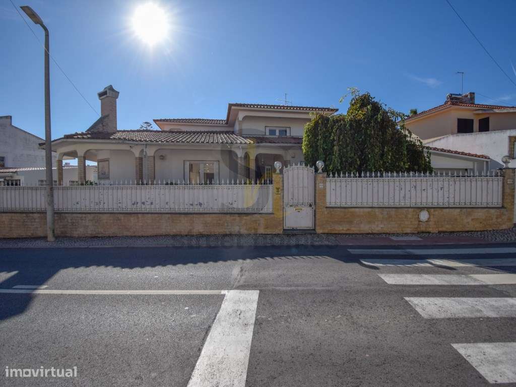 Moradia T6 com piscina na Quinta da Bicuda Cascais-43