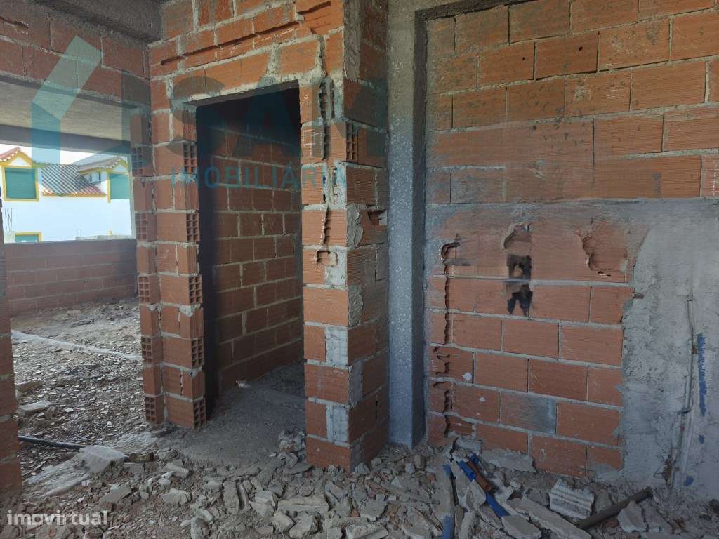 Moradia T3 em construção-11