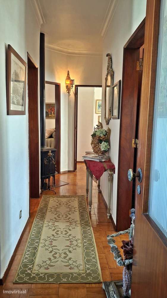 Magnífica propriedade constituída por moradia bi-familiar e armazém.-30