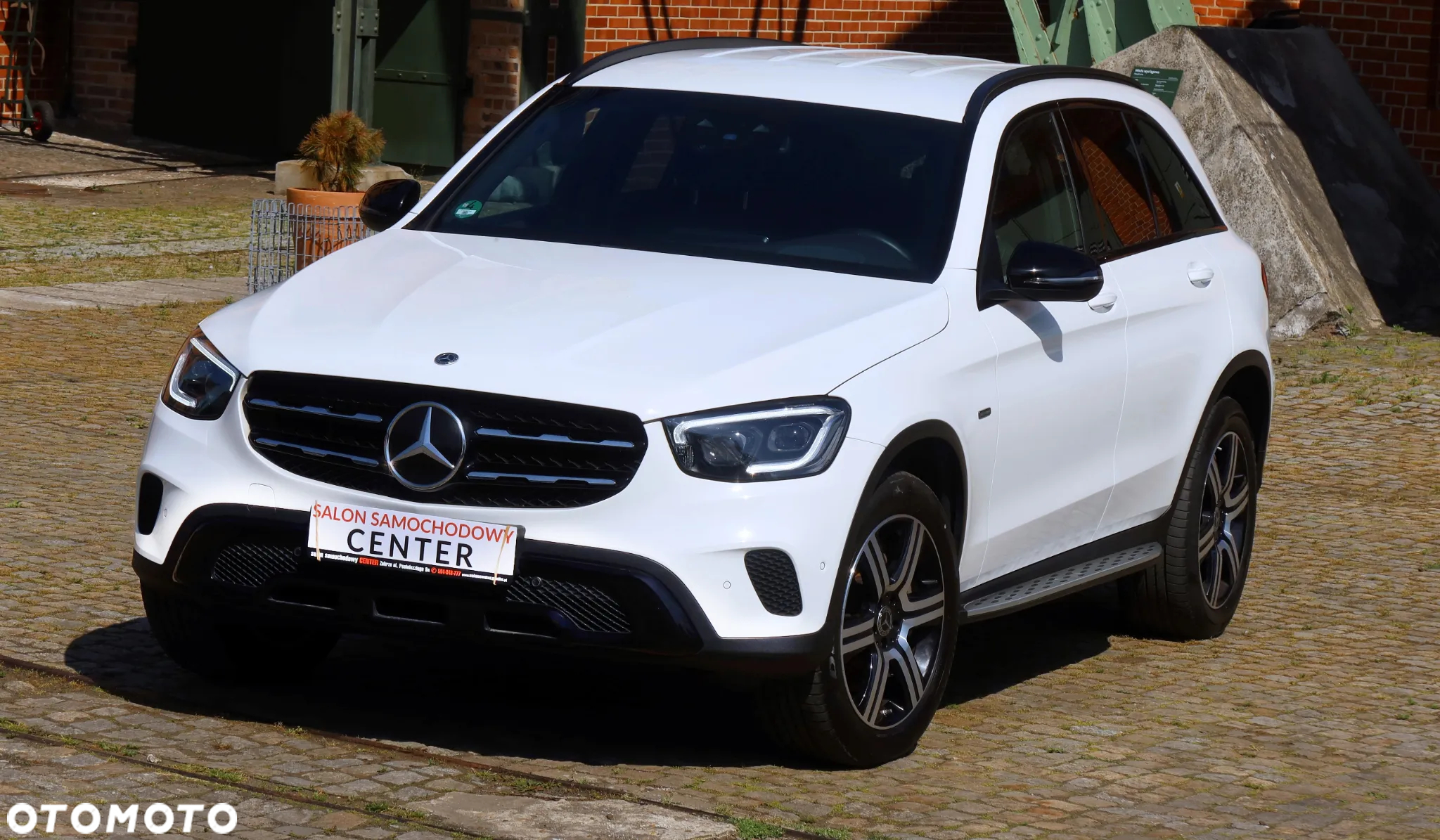 Mercedes-Benz GLC 300 e 4Matic 9G-TRONIC Exclusive - 2