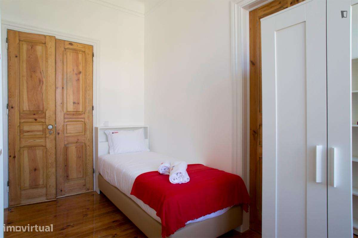 Quarto - localizado em Saldanha Lisbon - Grande imagem: 5/17