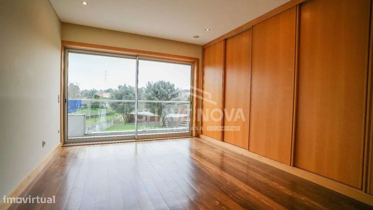 Moradia Geminada V4, situada em Pedroso,Carvalhos Vila Nova de Gaia.-25