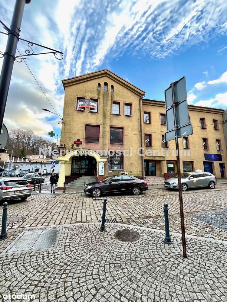 Duże mieszkanie w zabytkowej kamienicy w sercu miasta-17