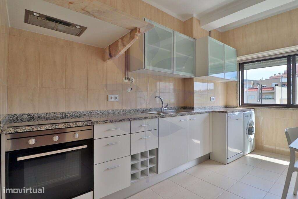 Arrendamento Apartamento T3 em São Victor - Mobilado e Equipado - Grande imagem: 2/23