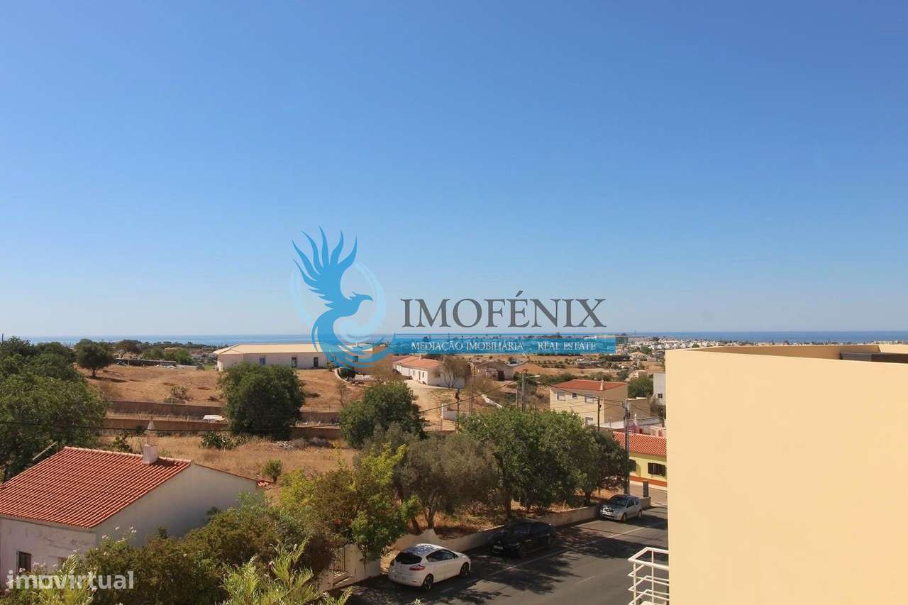 Moradia Geminada renovada T2+1 com piscina e garagem- Patroves- Albufe-6