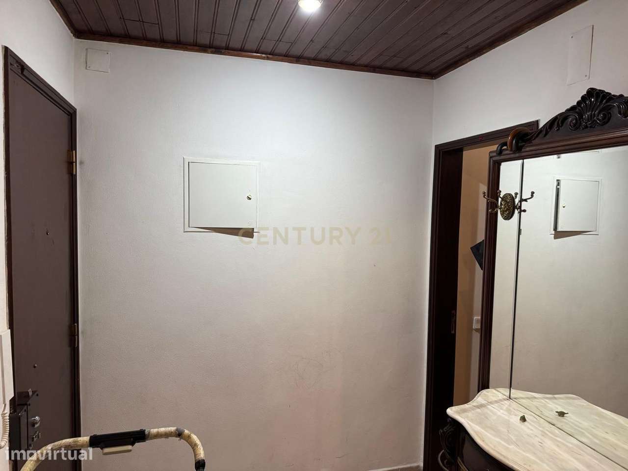 Apartamento T2 em Laranjeiro, Almada - Oportunidade Única!-7