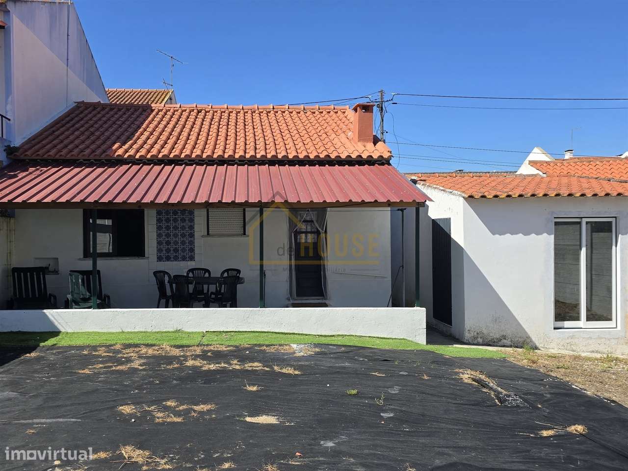 Moradia com espaço exterior e garagem no Bombarral-26