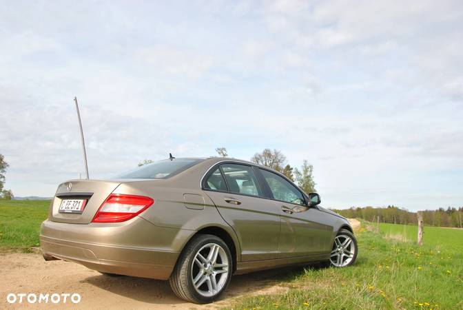 Mercedes-Benz Klasa C 180 BlueEFFICIENCY 7G-TRONIC Elegance - 5