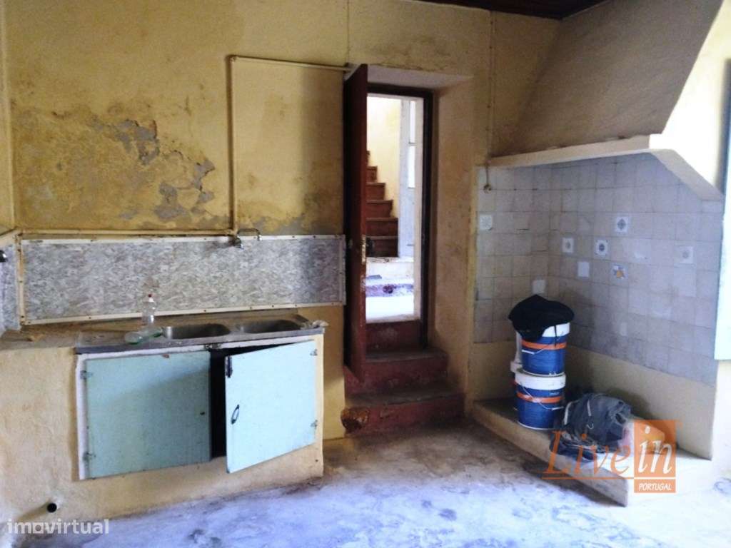 Três Moradias em Banda para Remodelação Total em São Julião do Tojal - Grande imagem: 5/27