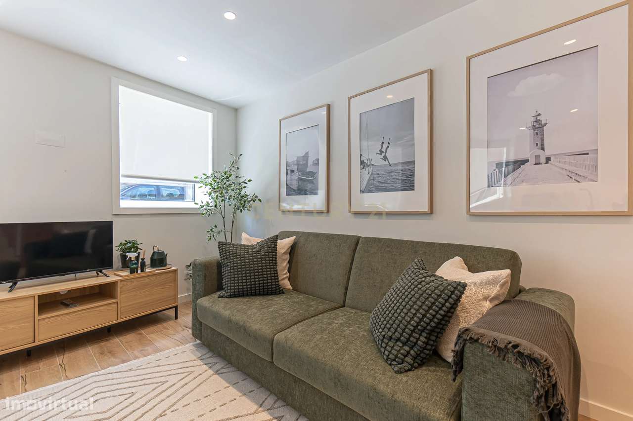 Moradia T2 Reabilitada com Estilo Moderno – Oportunidade Única no Cora - Grande imagem: 3/47