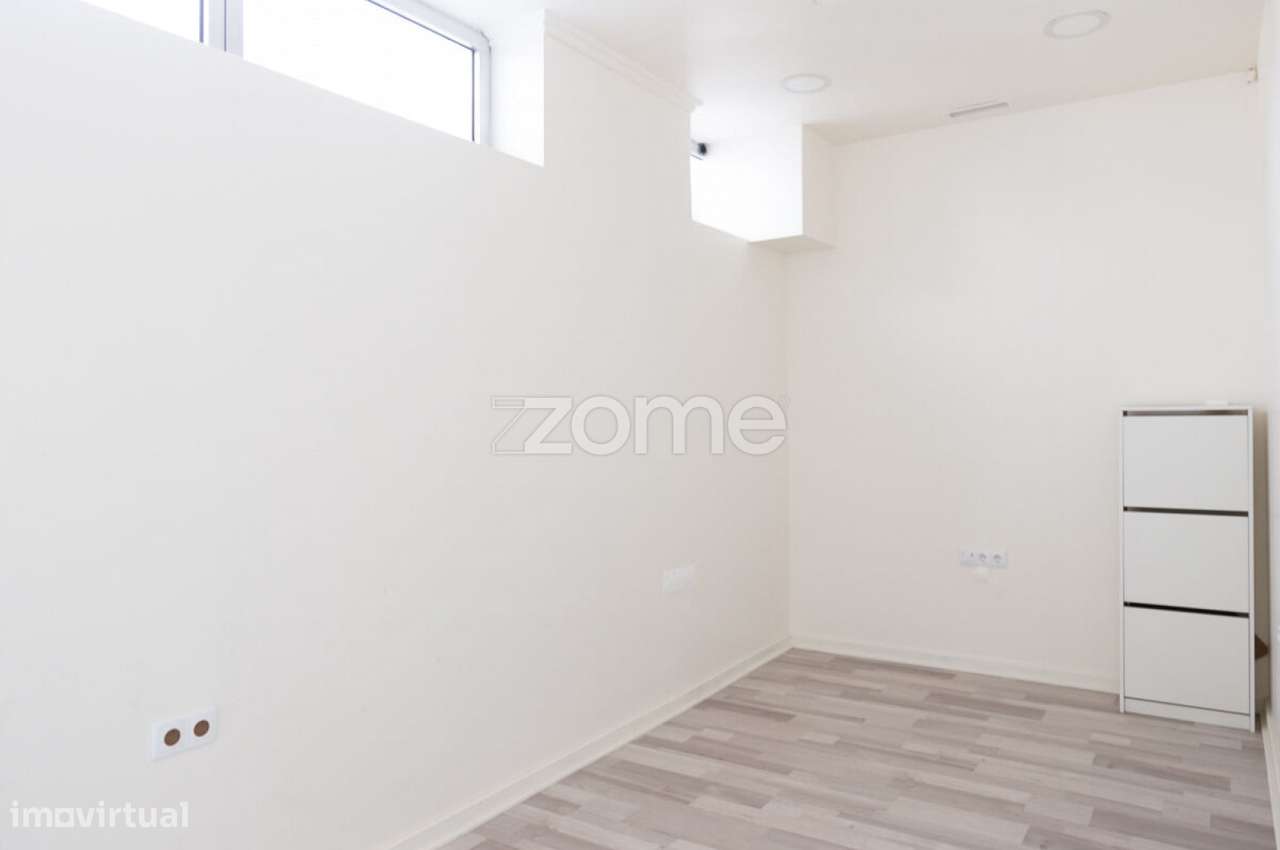 Trespasse de Loja Renovada na Rua da Boavista – Porto - Grande imagem: 5/15