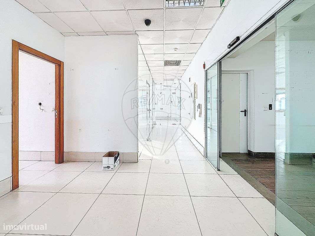 Escritório T0 para arrendamento - Grande imagem: 2/28