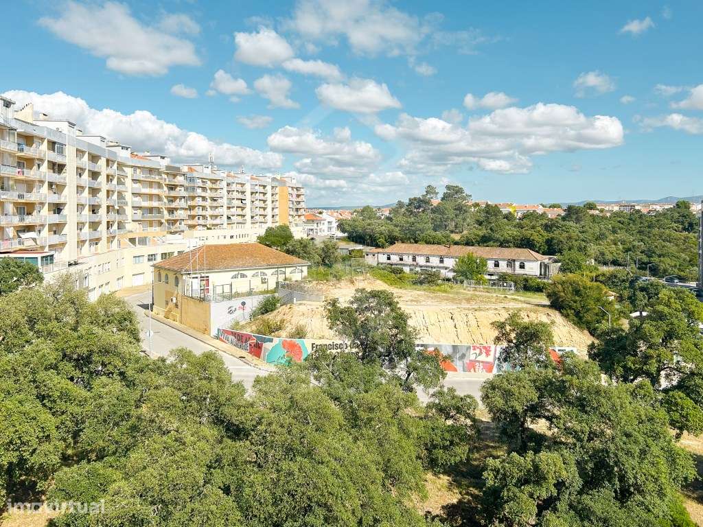 Apartamento T2 Torre da Marinha-24