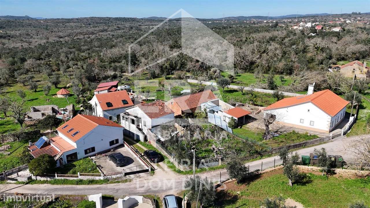 Moradia Rústica T3, inserida num terreno com uma área de 450m2-11