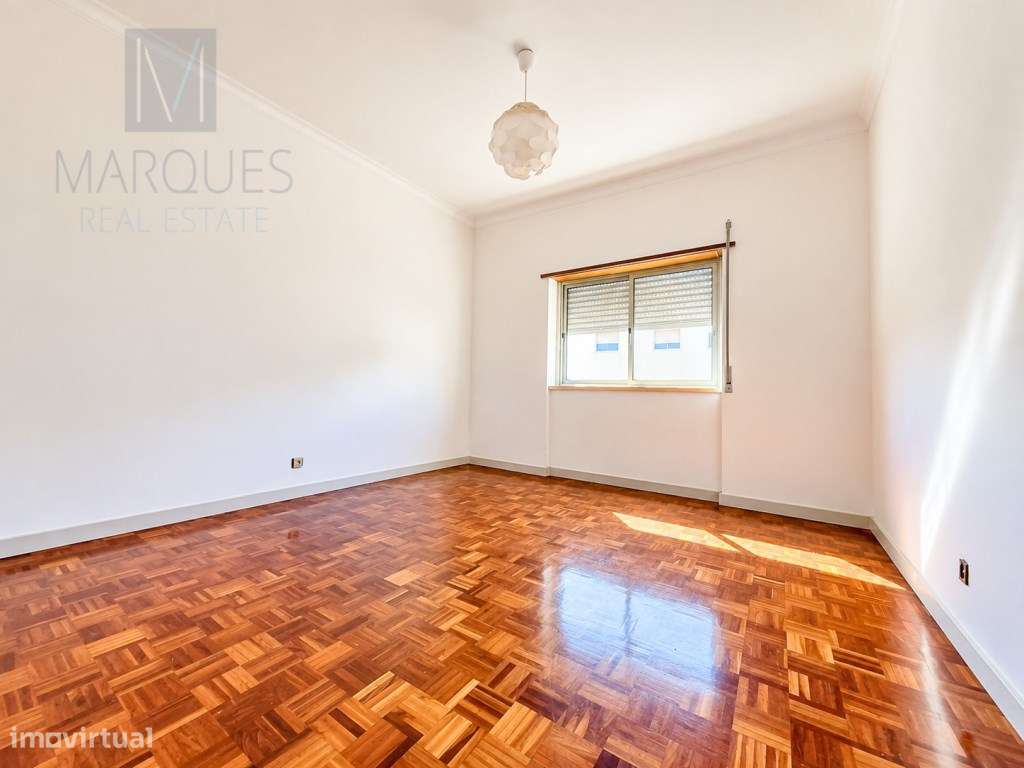 Apartamento T2 com Arrecadação em Casais de Mem Martins - Rio de Mouro-9