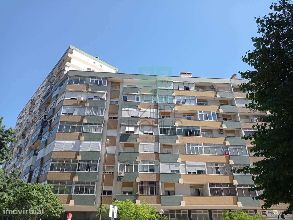 Apartamento T3 , remodelado, no Lumiar - Lisboa-0