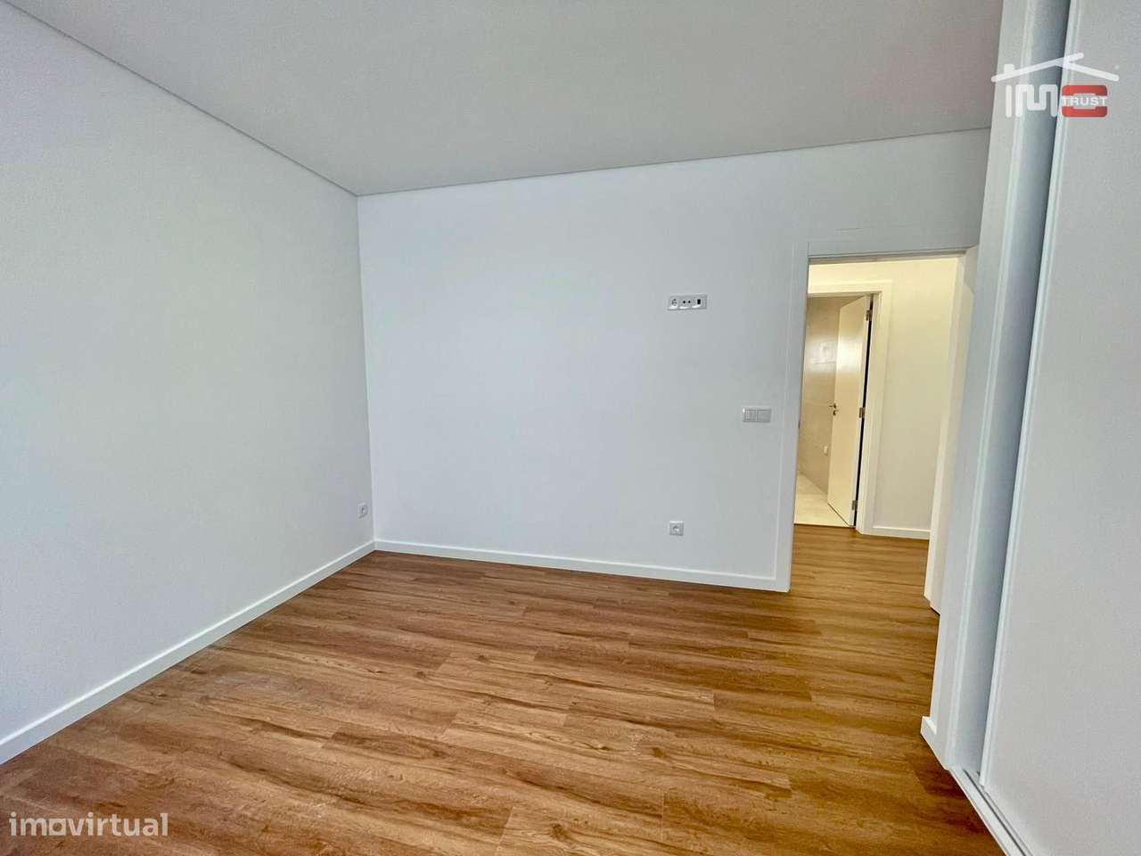 Moradia Térrea T3+1 com Áreas Amplas em Fernão Ferro | Terreno 380...-20