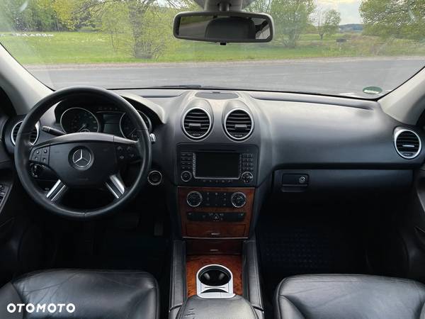 Mercedes-Benz ML 500 4-Matic - 9