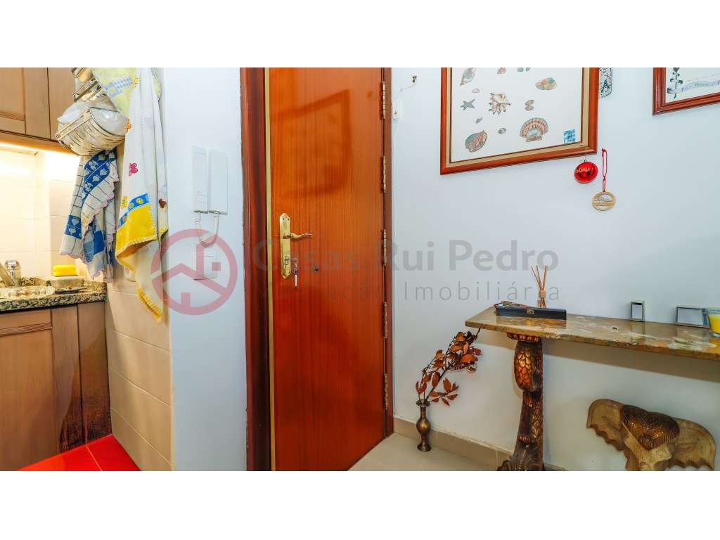 Apartamento T1 num prédio com elevador no Feijó, Almada - Grande imagem: 5/16