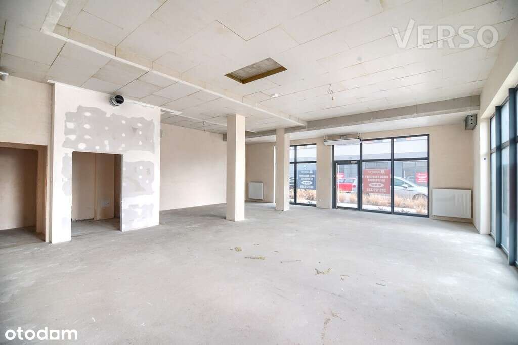 Narożny lokal z witrynami z ogródkiem - Pełny obrazek: 4/5