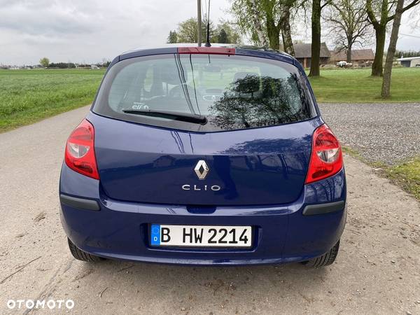 Renault Clio 1.5 dCi FAP Dynamique - 6