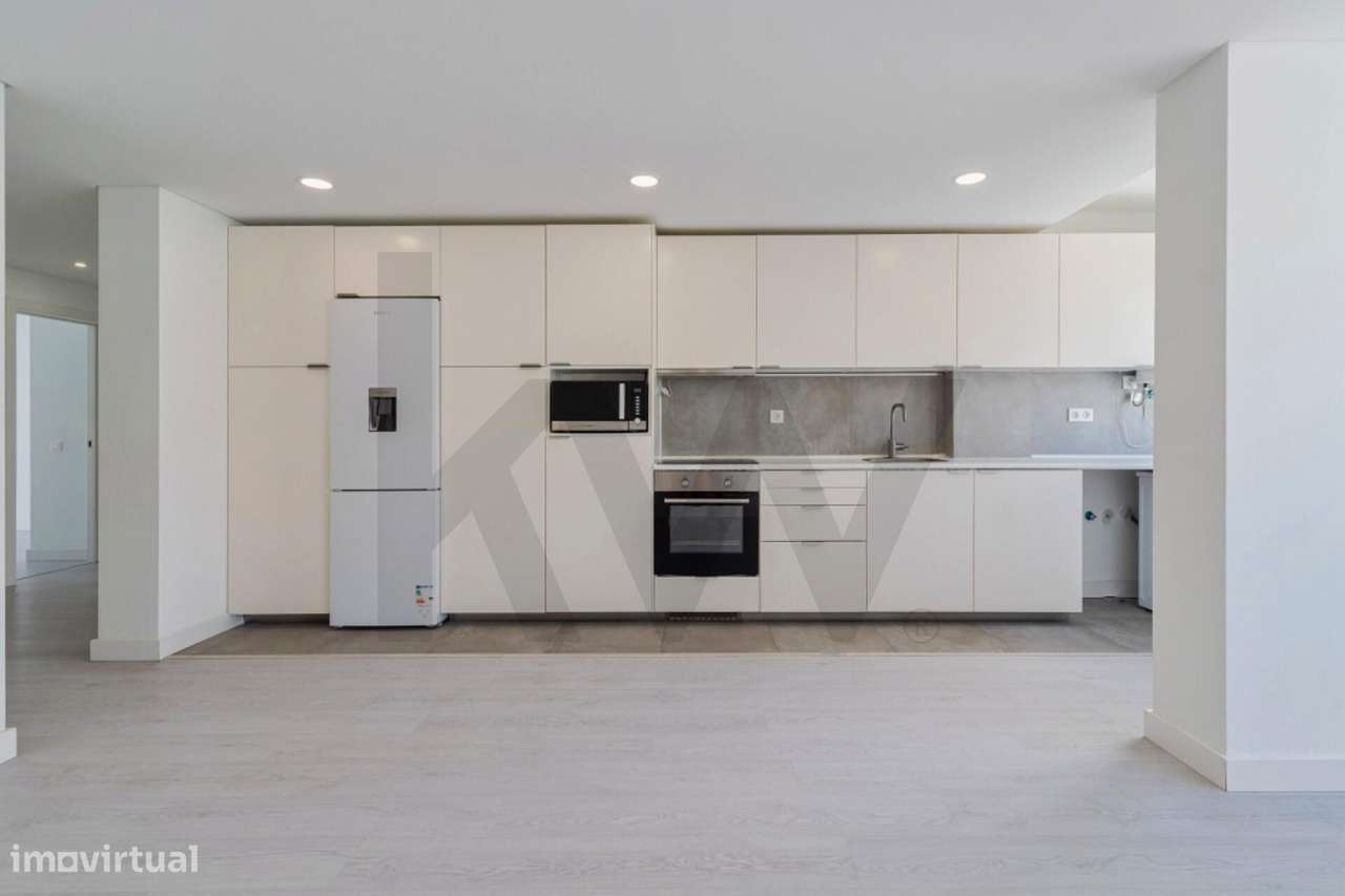 Excelente T2 Remodelado no Coração de Setúbal – Av. da República da Gu-6