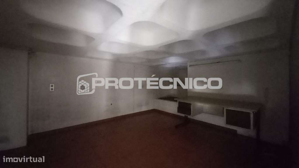 Loja para Venda - Centro de Aveiro - Grande imagem: 2/5