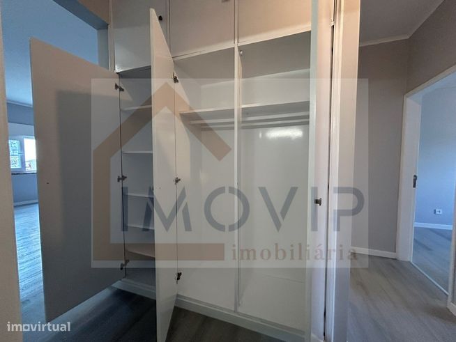 Apartamento T3 TOTALMENTE REMODELADO EM LOURES-21