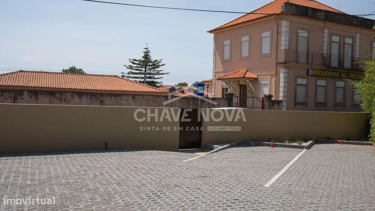 T2 Novo c/ Varanda e Lugar de Garagem 2 Viaturas em Arcozelo (Praias)-12