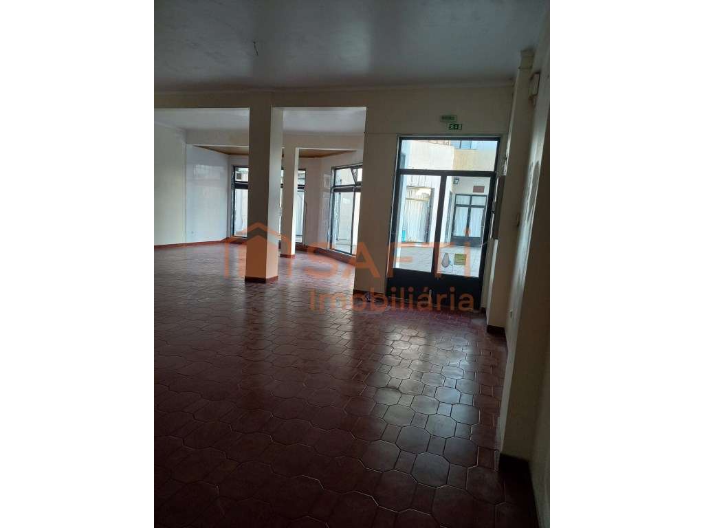 Arrenda-se loja para comércio e serviços - Torres Novas - Grande imagem: 5/7