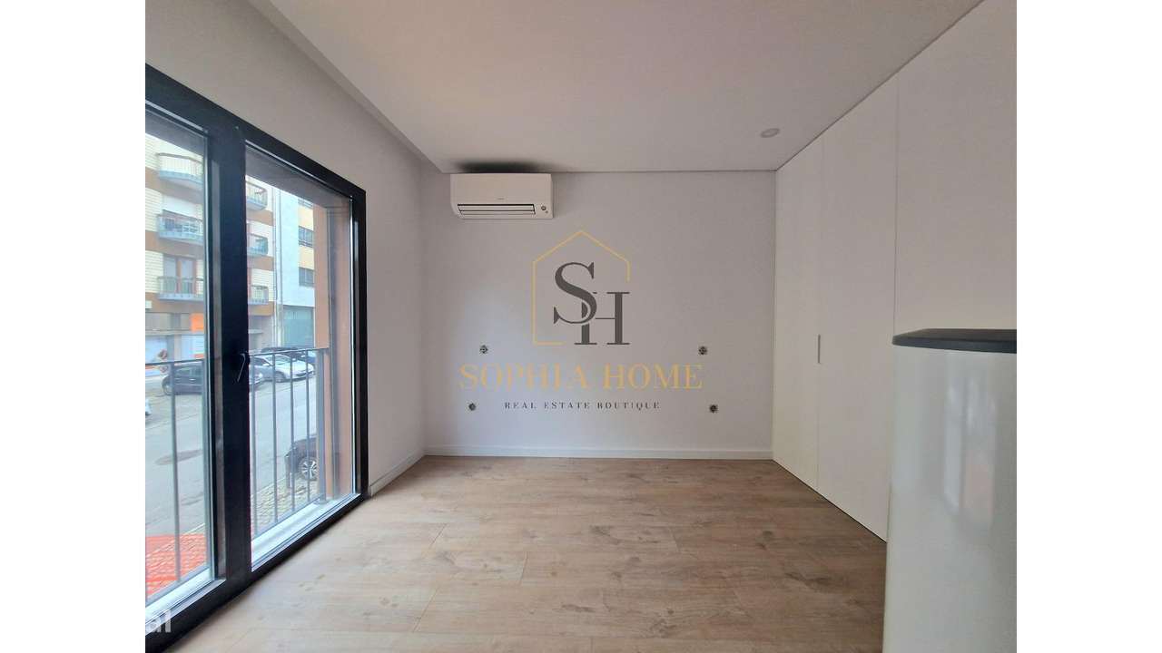 Apartamento T1 Novo - Metro St. Ovídeo-6