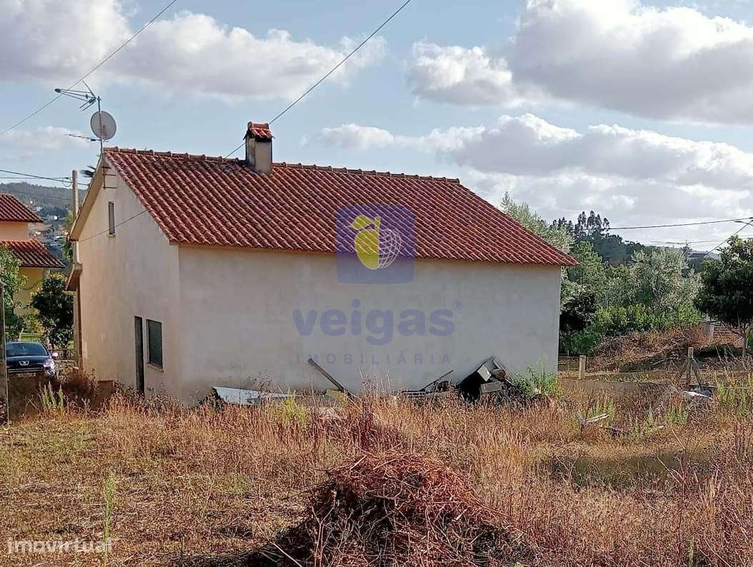 Moradia térrea isolada T3 em Vila Cã, Pombal, com sótão e terreno com - Grande imagem: 4/27