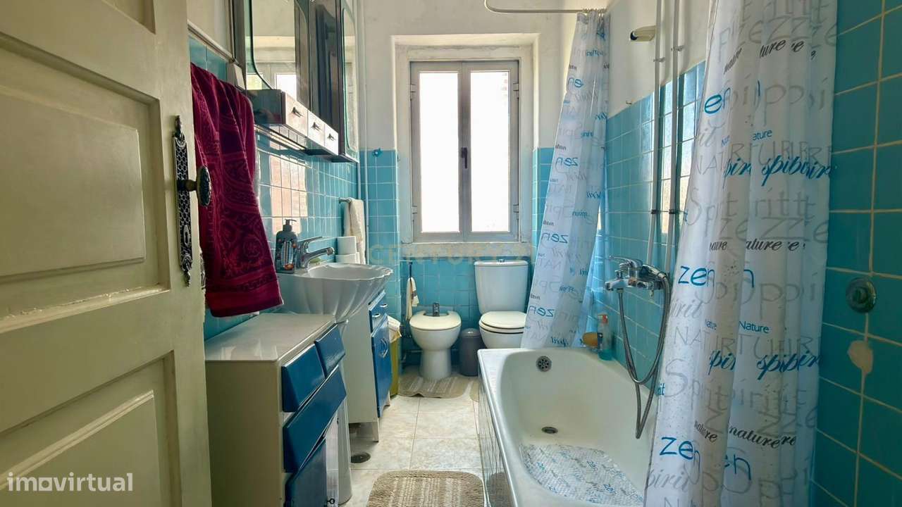 Apartamento T2 para Remodelação, Centro de Almada-19