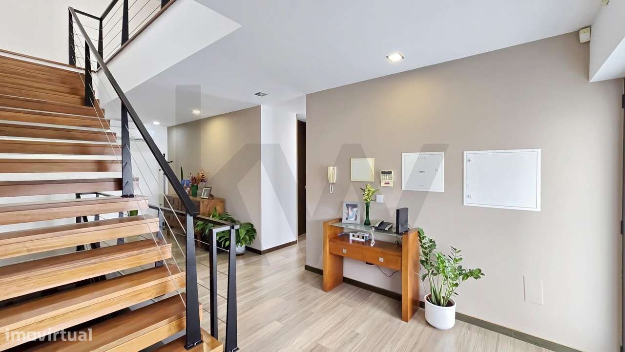 Moradia T4 isolada, arquitetura contemporânea, em excelente estado, co - Grande imagem: 5/51