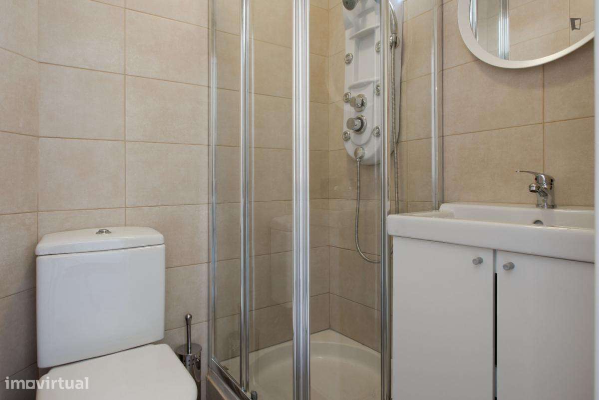 Quarto - localizado em Penha de França Lisbon - Grande imagem: 4/28