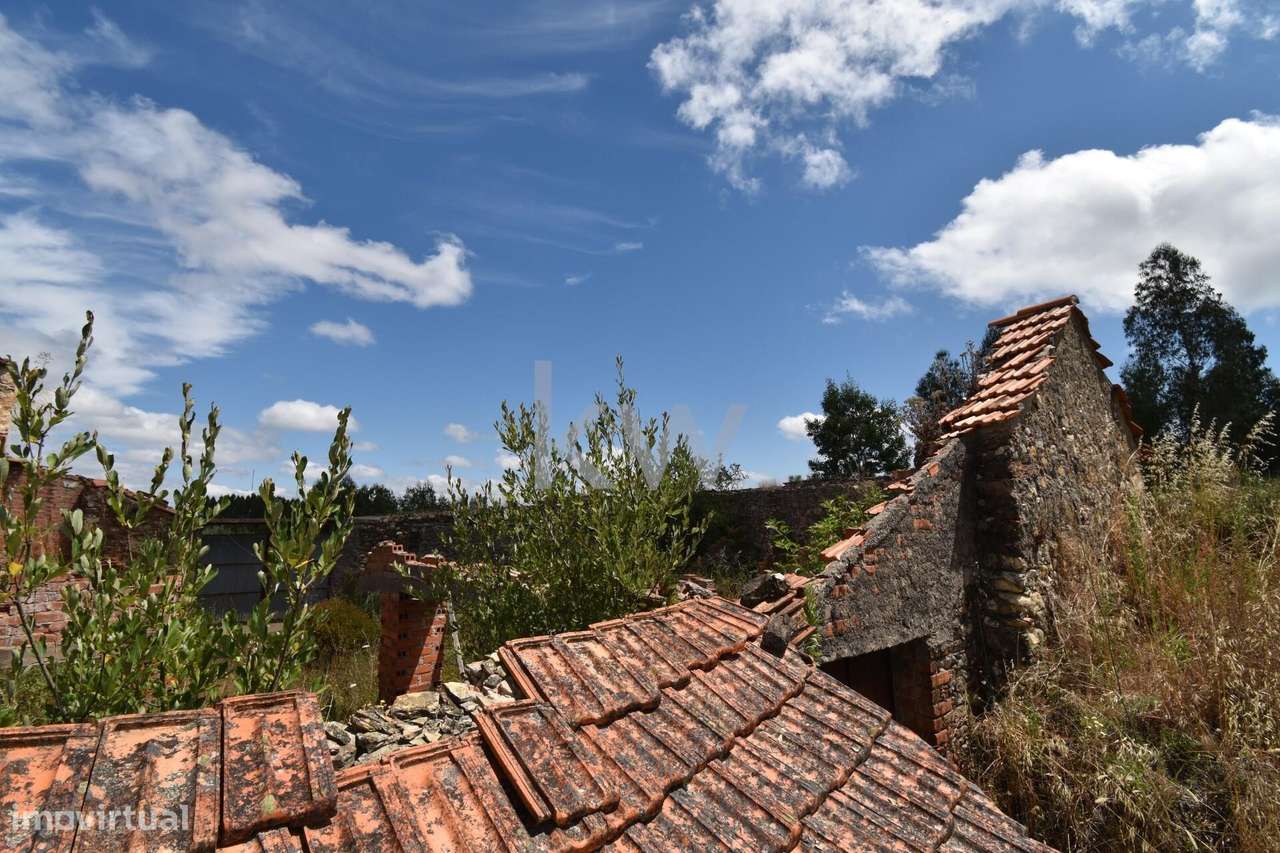 Moradia em ruína | cerca de 1000m2 de terreno | Vistas e privacidade | - Grande imagem: 4/29