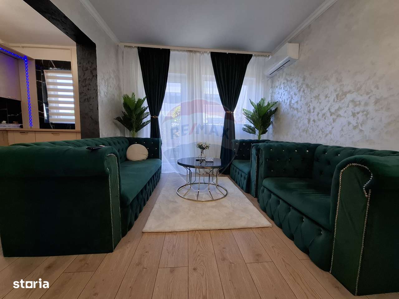 Apartament cu 3 camere  cu loc de parcare si curte proprie -de vânzare - Imagine principală: 1/17