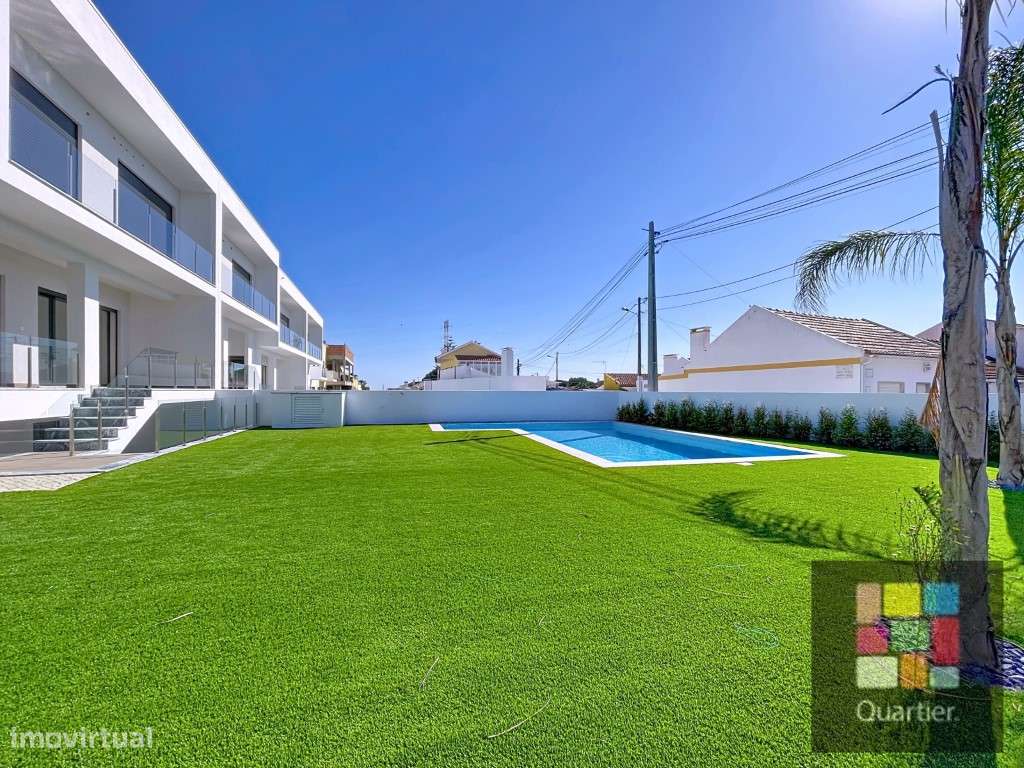 Moradia T3 + 1 com piscina na Charneca de Caparica.-20