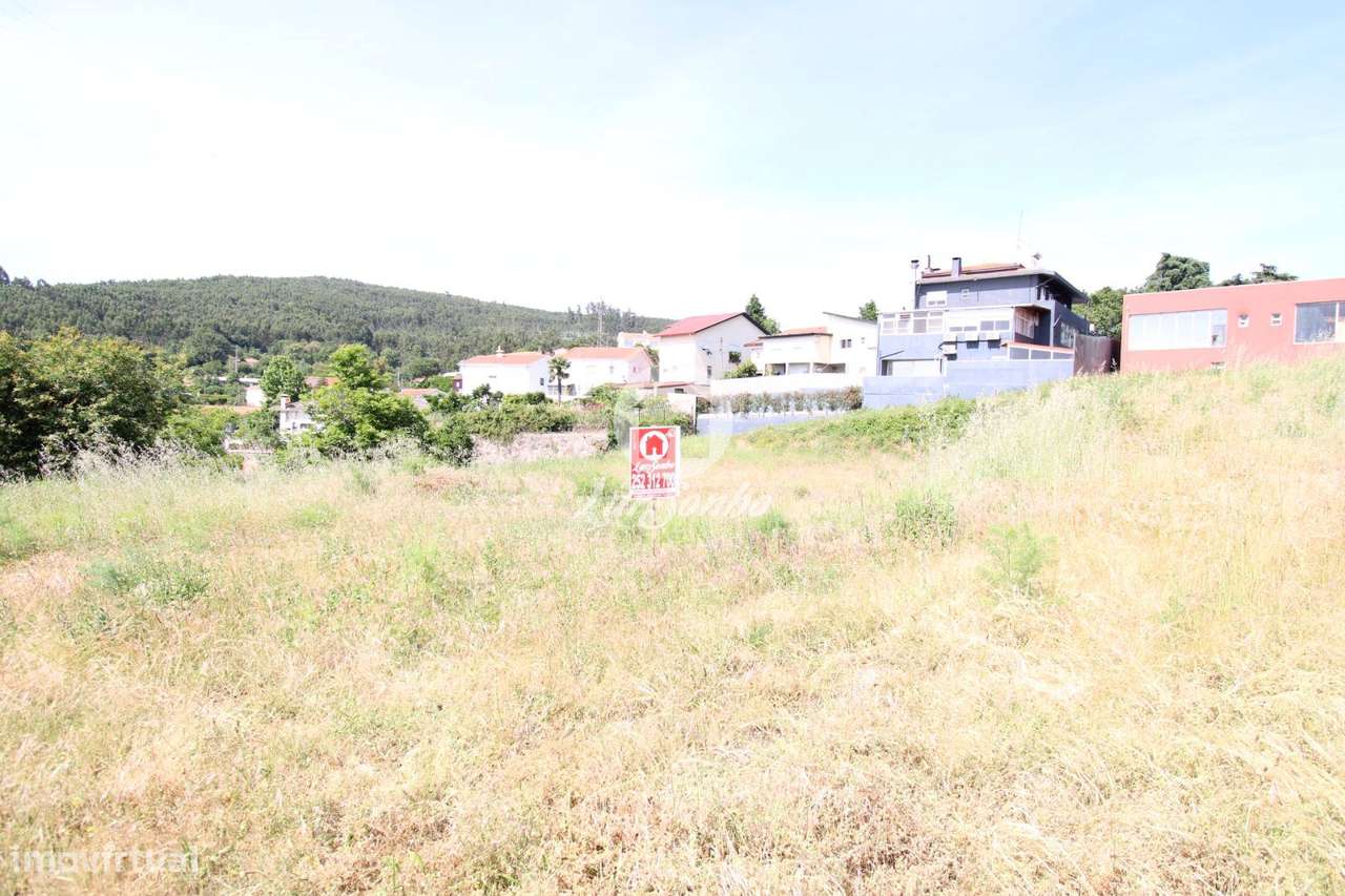 Lote para prédios em Requião, Famalicão - Grande imagem: 2/5