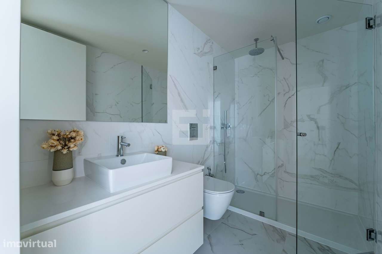 Apartamento T3+1 c/ varanda garagem e arrumos em condomínio c/ ginásio - Grande imagem: 3/43