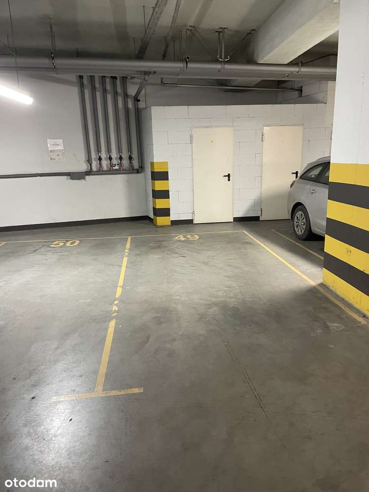 Garaż podziemny z komórką, Szlak/Pawia